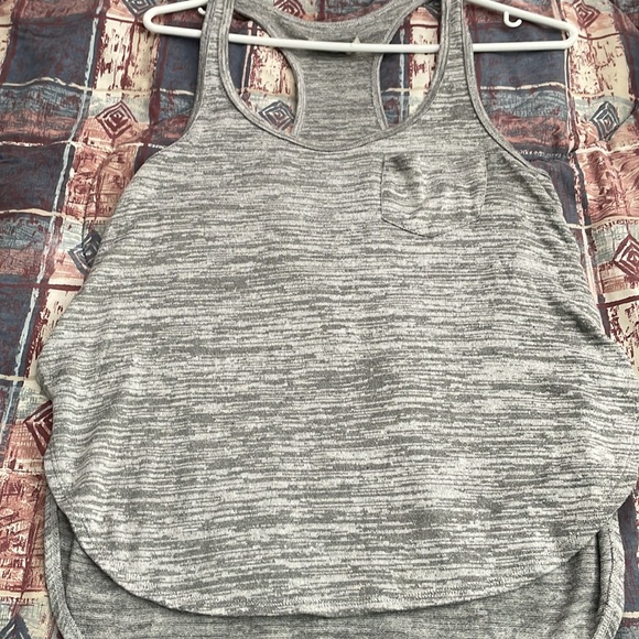 Abercrombie girls tank size xl. Very good used condition.Greyish/white pattern. - Picture 6 of 7